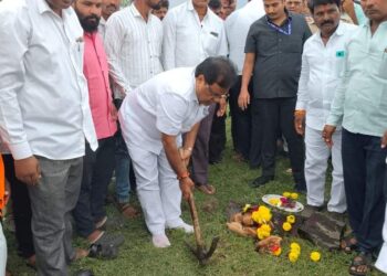 खंडेश्वर मध्यम प्रकल्पाच्या दुरुस्ती कामाचे पालकमंत्री तानाजीराव सावंत यांच्या हस्ते भुमीपूजन