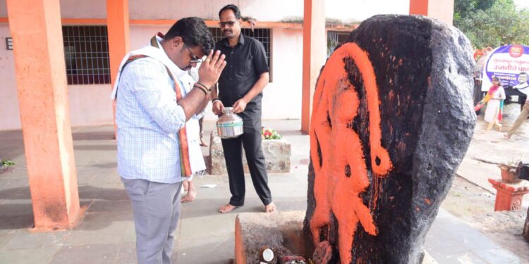 आत्तापर्यंत अणदूर च्या आण्णांना साथ दिलीत आता हगलूर च्या आण्णाला आशीर्वाद द्या – आण्णासाहेब दराडे