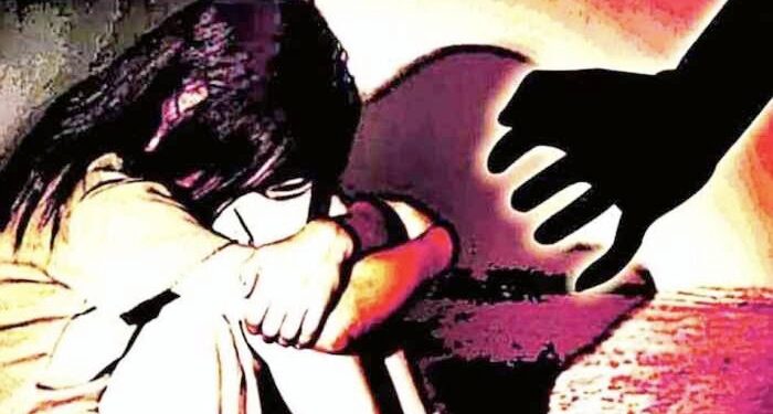 कुरकुरे घेण्यासाठी गेलेल्या चिमुकलीवर अत्याचार