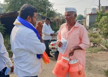 तुळजापूर मतदारसंघात प्रहार जनशक्तीचे उमेदवार आण्णासाहेब दराडे यांचा जोरदार प्रचार दौरा