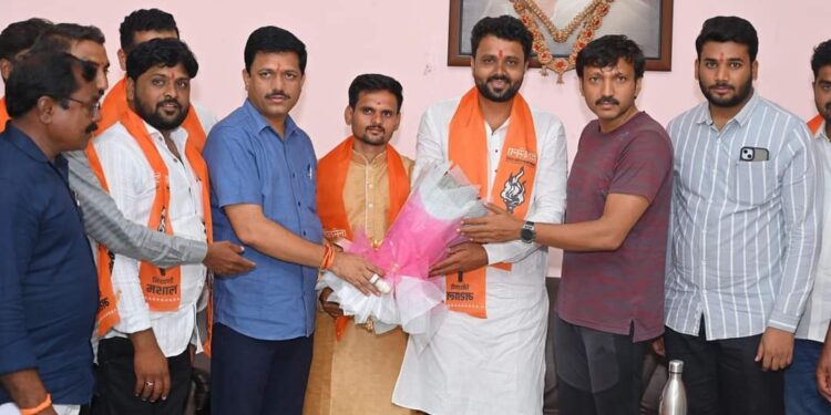 भाजपमधून शिवसेना उध्दव बाळासाहेब ठाकरे पक्षात मोठया प्रमाणात प्रवेश