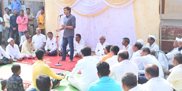 मविआचे सरकार आल्यावर शेतकऱ्यांची कर्जमुक्त करु – खा. ओम राजेनिंबाळकर यांचे आश्वासन