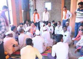 आ.कैलास पाटील यांचा गाव भेट दौऱ्यावर धडाका