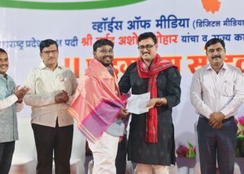 व्हॉईस ऑफ मीडियाच्या बार्शी तालुकाध्यक्ष पदी अस्लम काझी