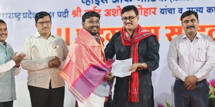 व्हॉईस ऑफ मीडियाच्या बार्शी तालुकाध्यक्ष पदी अस्लम काझी