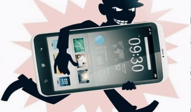 तेरखेडा येथे मोबाईल चोरट्यांचा धुमाकूळ; आठवडी बाजारातून मोबाईल लंपास