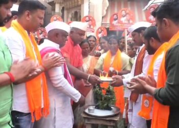 तानाजी सावंतांना मंत्री पद मिळू दे; वारकऱ्यांची विठुरायाकडे प्रार्थना