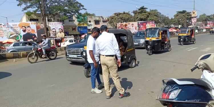 वाहनांचे पाठीमागून फोटो काढून ट्रॅफिक पोलीसांकडून धाराशिव शहरात वाहनधारकांची खुलेआम लूट
