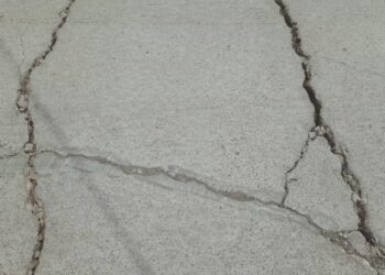 चांगल्या विकास कामांचा अंबाजोगाई न.प.कडून बट्ट्याबोळ