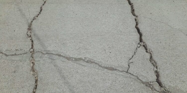 चांगल्या विकास कामांचा अंबाजोगाई न.प.कडून बट्ट्याबोळ