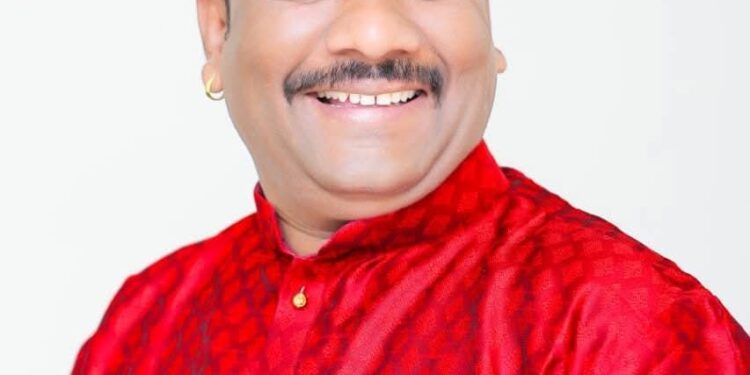 शिंदे सेनेत प्रवेश घेण्यासाठी ठाकरे सेनेच्या शहर संघटकाला मारहाण