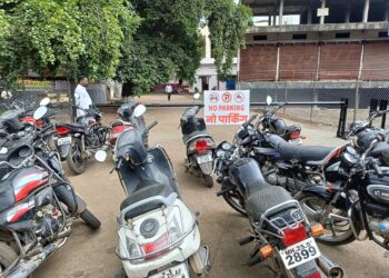 धाराशिव नगरपालिकेसमोरील नवीन गेट डोकेदुखीचे कारण, नागरिक आंदोलनाच्या पवित्र्यात