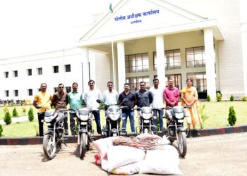 चोरीच्या मुद्देमालासह आरोपींना अटक