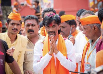 मनोज जरांगे धाराशिव दौऱ्यावर; 151 फुट ध्वज स्तंभाचे करणार भूमिपूजन