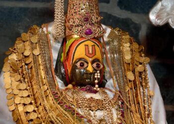 तुळजाभवानीच्या मंदिराकडून पूरग्रस्तांना एक कोटींचा दिलासा