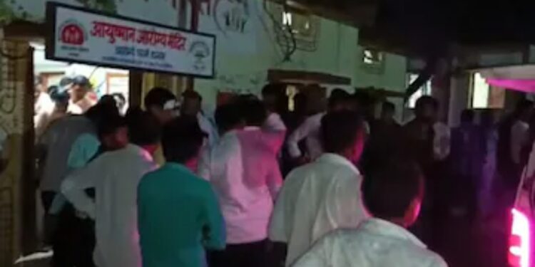 रोजगार हमीच्या शासकीय कर्मचाऱ्यावर जीवघेणा हल्ला