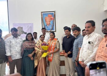 शरद पवार गटाच्या युवती पदाधिकारीचा ठाकरे सेनेत प्रवेश