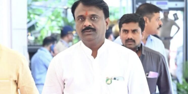 नामधारी आमदार; लाचार महसूल प्रशासन?