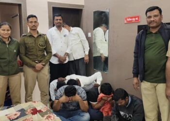 वेश्या व्यवसाय सुरू असलेल्या लॉज वर पोलीसांची धाड