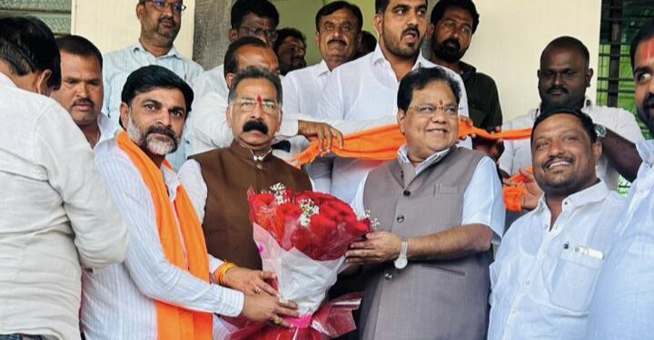 जिल्हा परिषद निवडणुकीच्या तोंडावर राहुल मोटेंना मोठा धक्का; विश्वासू शिलेदाराने सोडली साथ