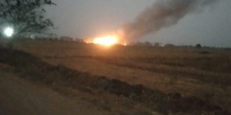 तेरखेडा येथील फटाका कारखान्यात स्फोट; सुरक्षेचा मुद्दा पुन्हा ऐरणीवर