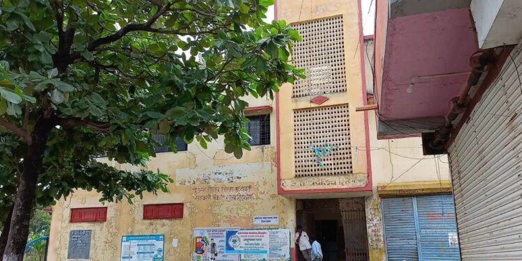 पाणीपुरवठा कामातील अनियमितता व निधीचा गैरवापर केल्यामुळे शिराढोणचे सरपंच अपात्र