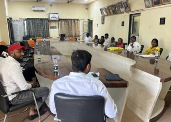 भूम नगर परिषदेत प्रशासनाचा बेजबाबदारपणा उघड; मुख्याधिकारी गैरहजर नगरसेवकांचा संताप