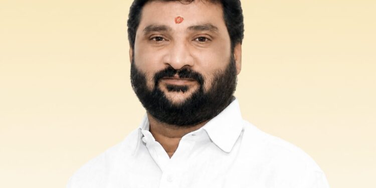 विधान परिषद निवडणुकीत दत्ताभाऊ कुलकर्णींच्या नावाची जोरदार चर्चा; तीन जिल्ह्यांतून वाढता पाठिंबा