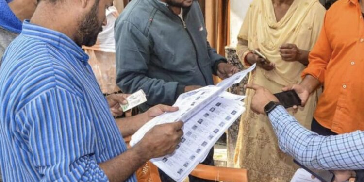 बीएलओ शिक्षकावर निलंबनाची कारवाई; पोलीस गुन्हा दाखल करण्याचे आदेश