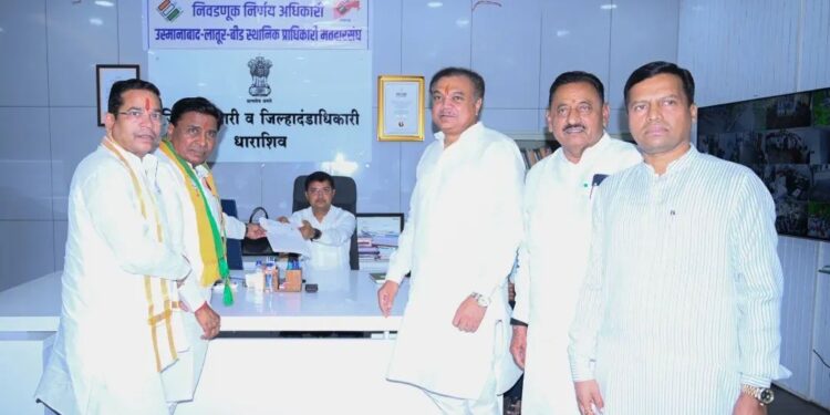 महायुतीत सर्वकाही अलबेल? उमेदवारी अर्ज दाखल करताना शिंदेंच्या शिवसेनेची मर्यादित उपस्थिती; राजकीय चर्चांना उधाण