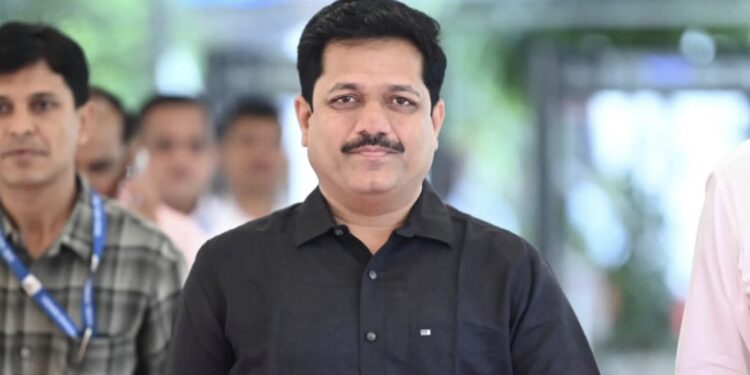 भाजपच्या कट्टर समर्थकांकडून ठाकरे सेनेचे आमदार कैलास पाटील यांचं सोशल मीडियावर कौतुक