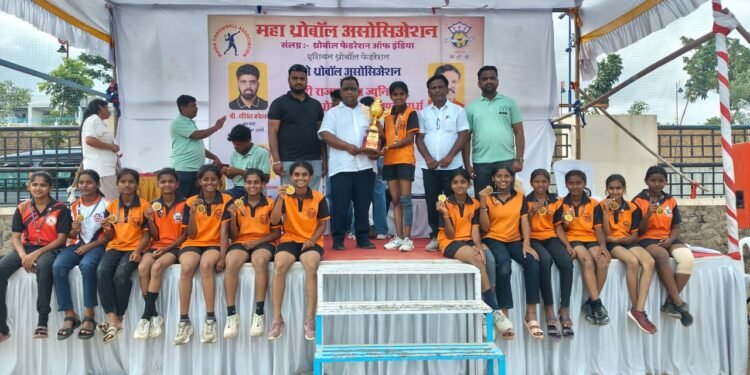 बारूळच्या कन्येची सुवर्णभरारी! राज्यस्तरीय थ्रो बॉल स्पर्धेत धाराशिवला सुवर्णपदक