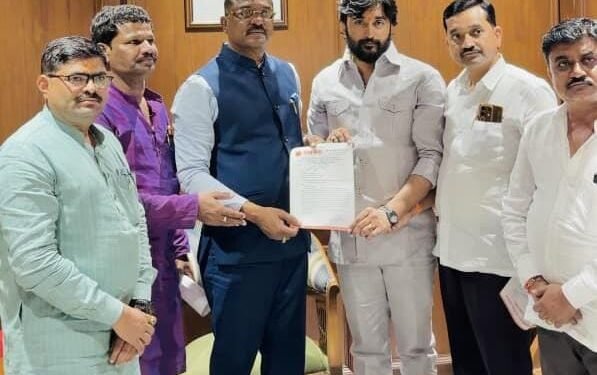 उमरगा व लोहारा दुष्काळग्रस्त जाहीर करण्याची आनंद पाटील यांची मागणी