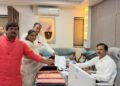 कचरा संकलनाची बेकायदशीर पद्धतीने राबविलेली निविदा प्रक्रिया रद्द करा; ठाकरे सेनेची सरकारकडे मागणी
